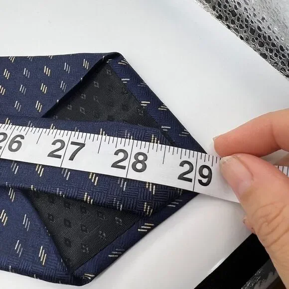 Vintage Bill Blass Silk Tie Blue and Light Yellow / Cream - Picture 8 of 8